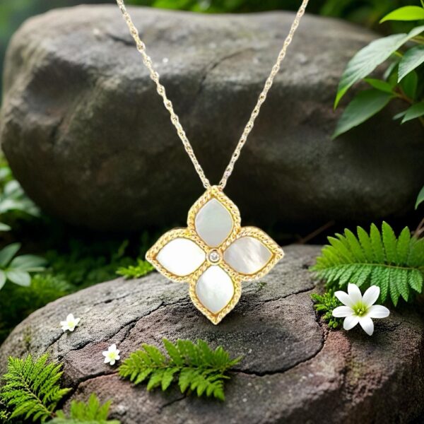 K18YG ダイヤモンド ホワイトシェル ネックレス