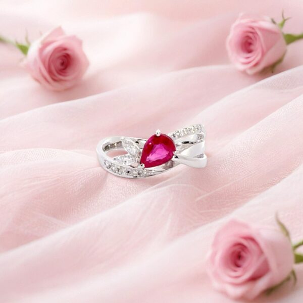 情熱を咲かせるルビーリング